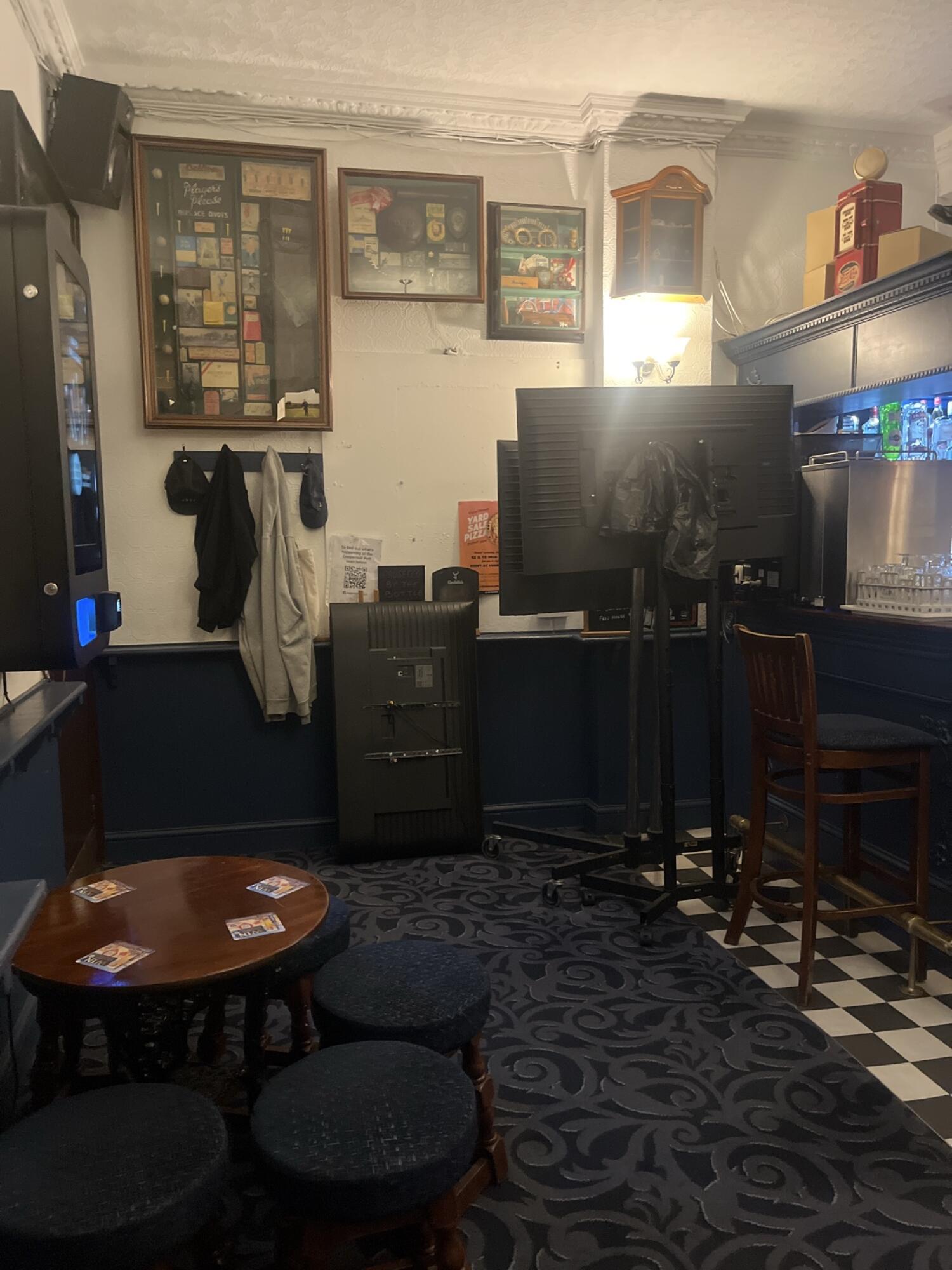 Indoor – Front space