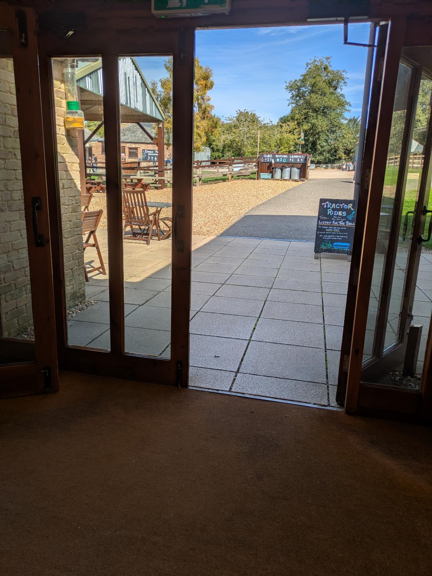 Outdoor – Back space