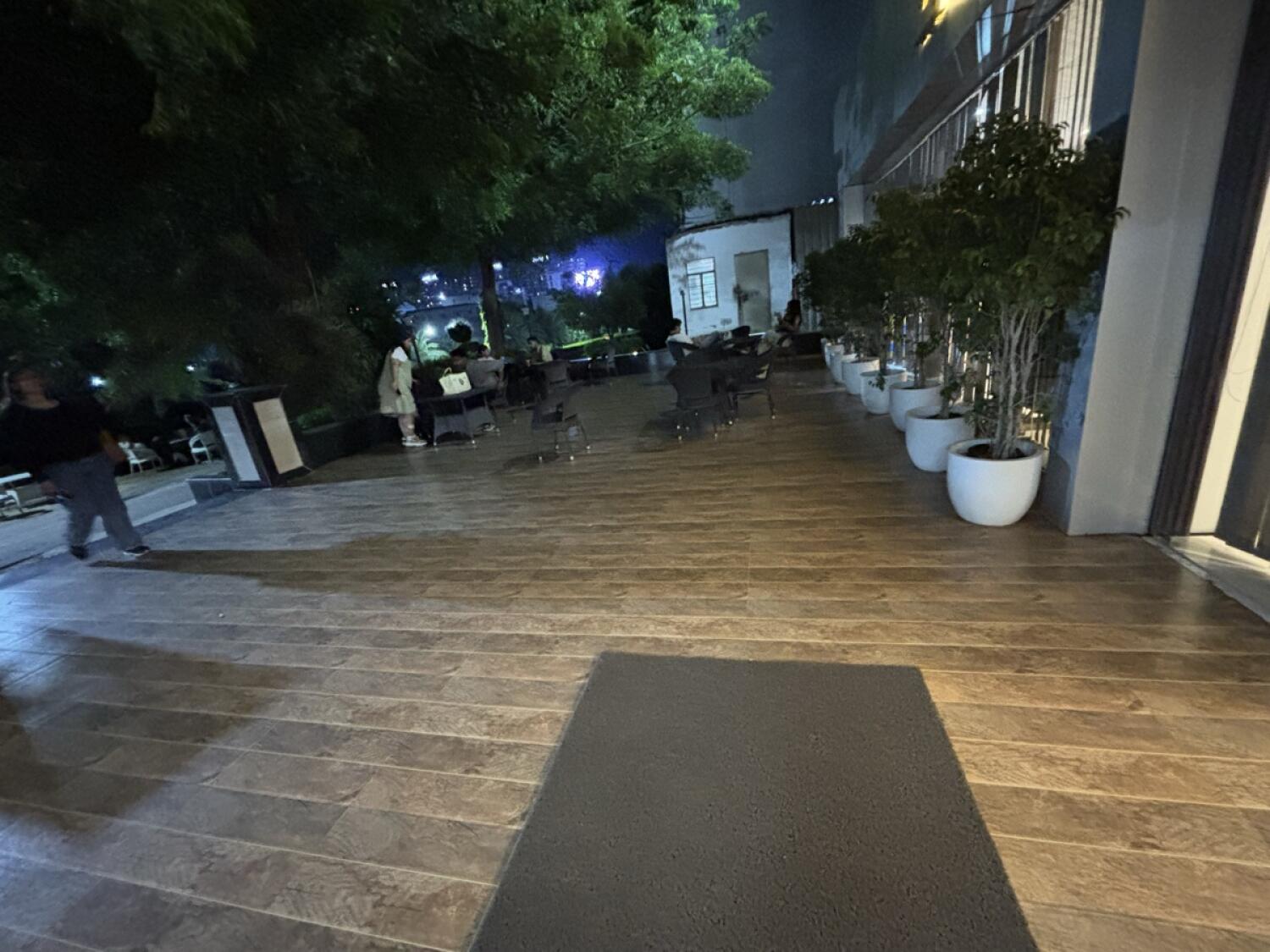 Outdoor – Front or street space