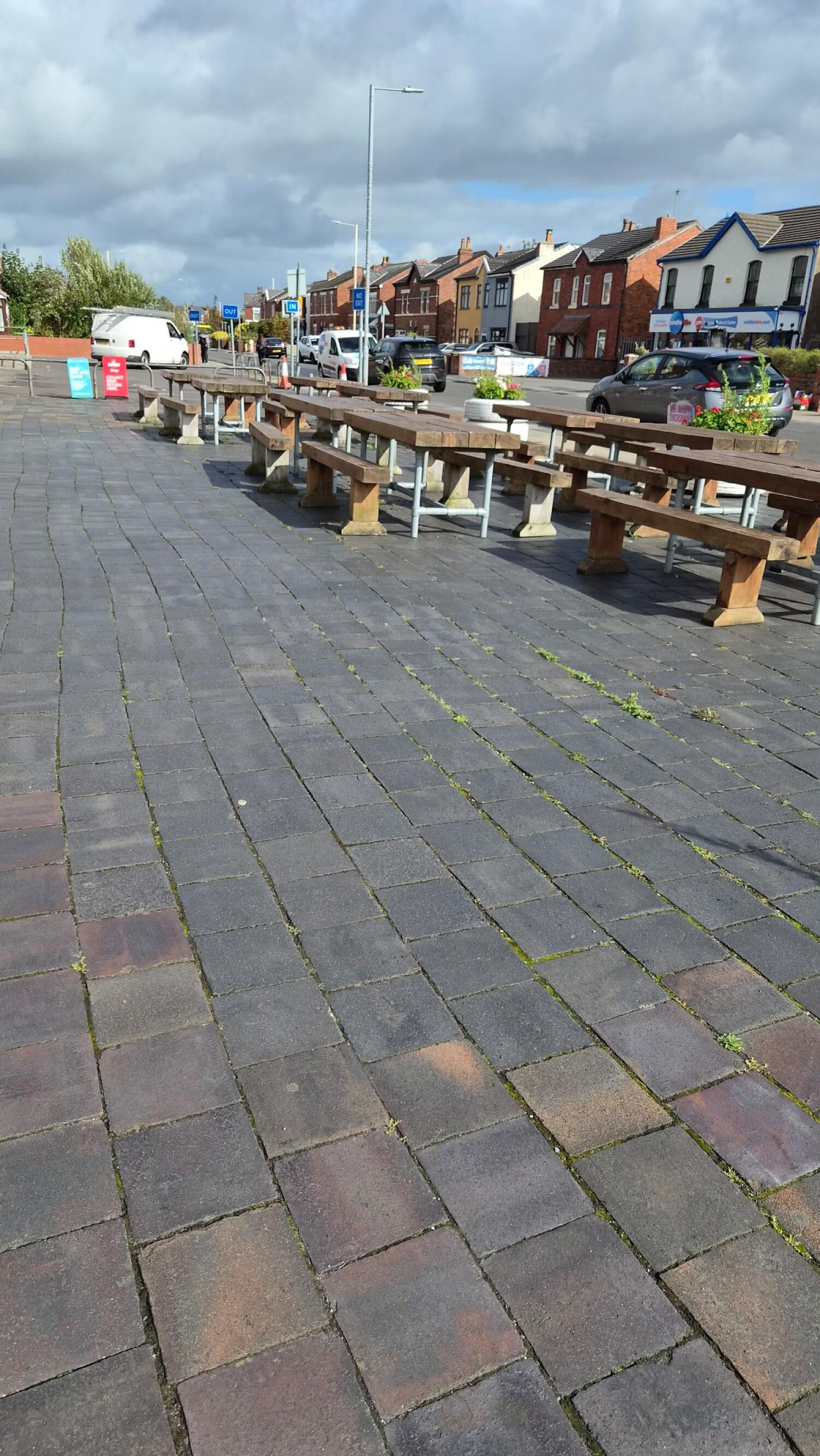 Outdoor – Front or street space