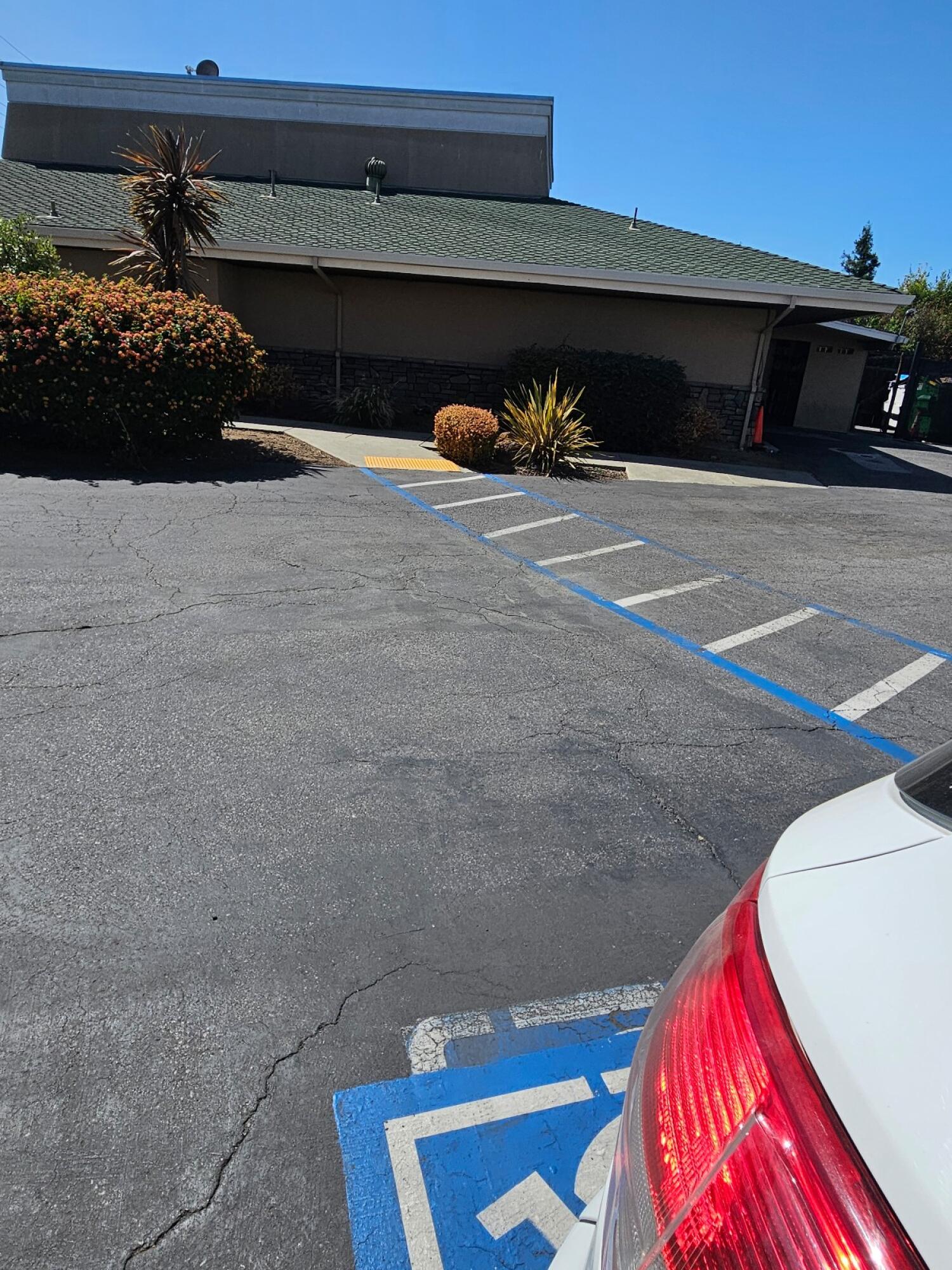 Outdoor – Front or street space