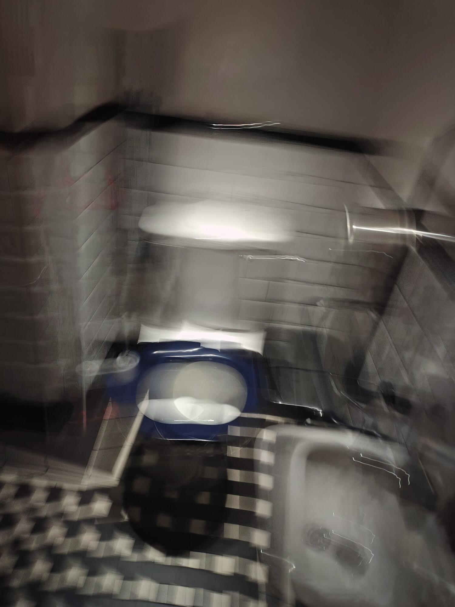 Wheelchair-accessible bathroom