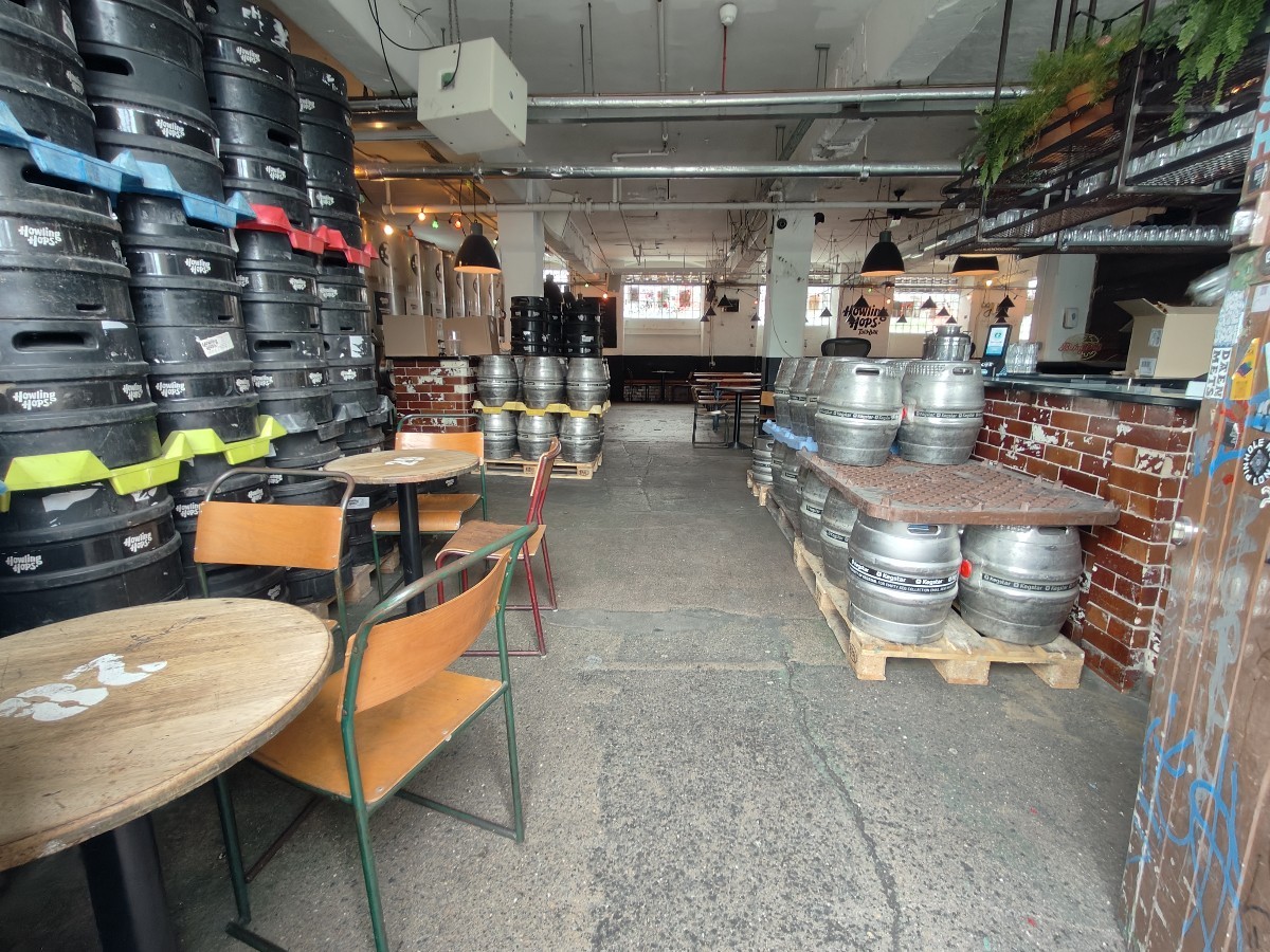 Indoor – Front space