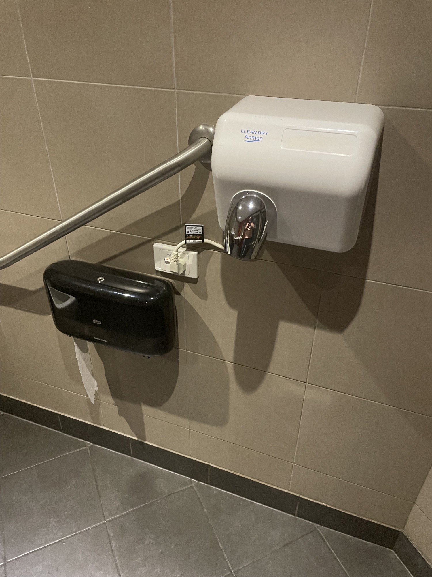 Hand dryer