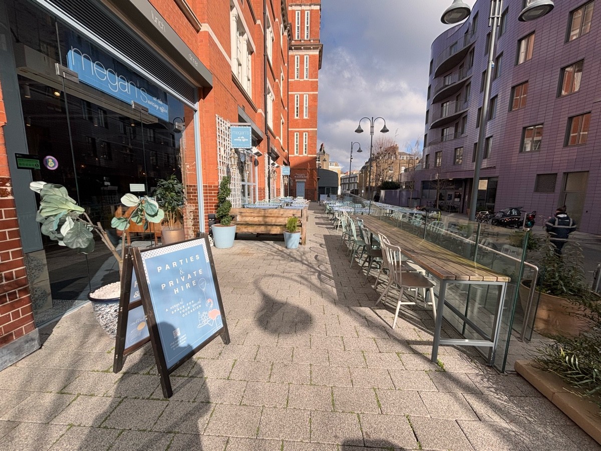 Outdoor – Front or street space
