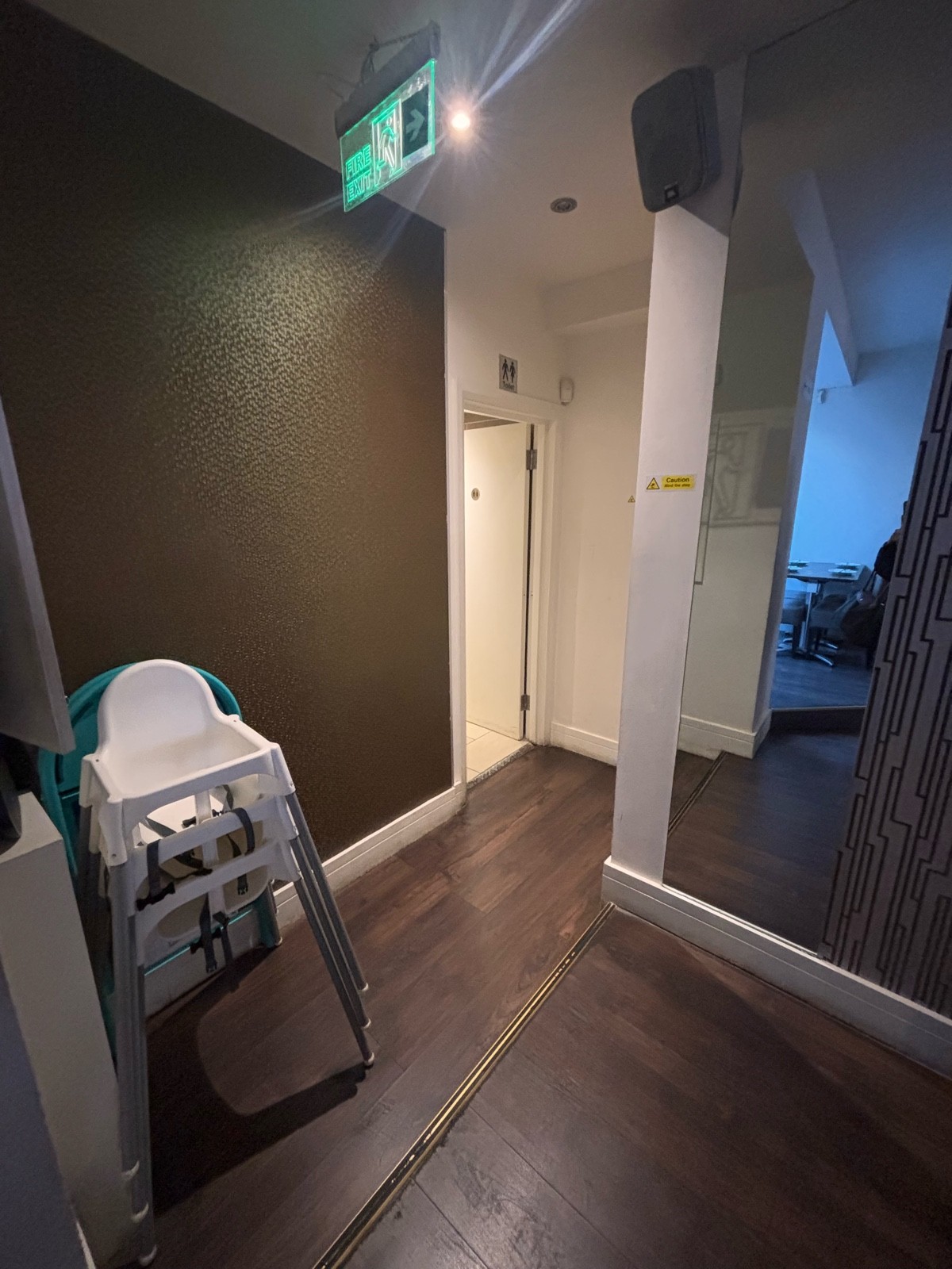 Non wheelchair-accessible bathroom