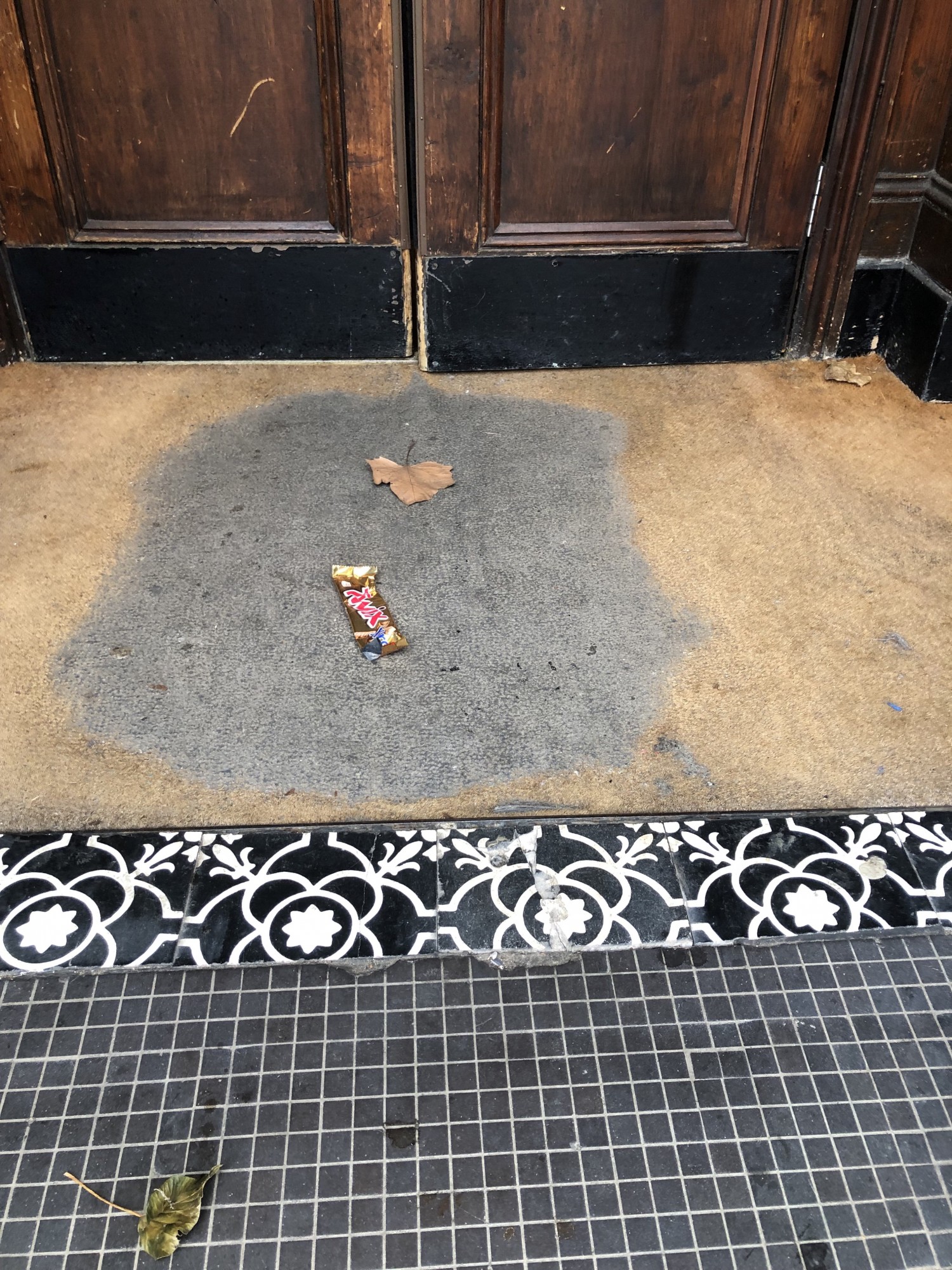 Photo of small bump at entrance.