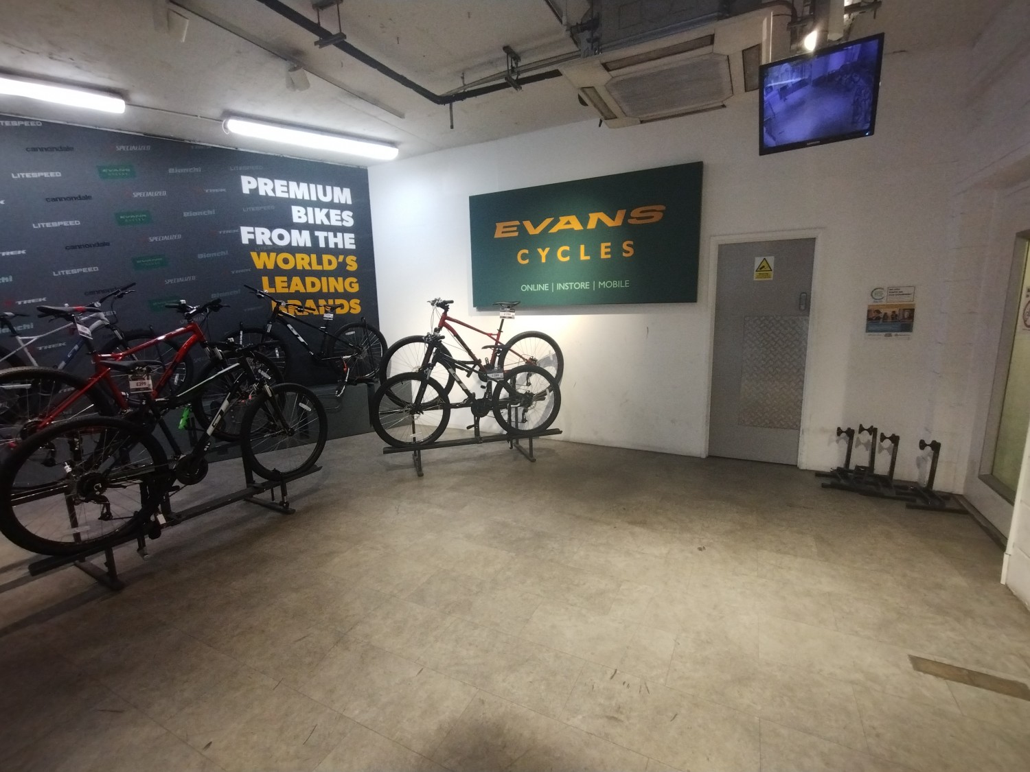 Indoor – Front space