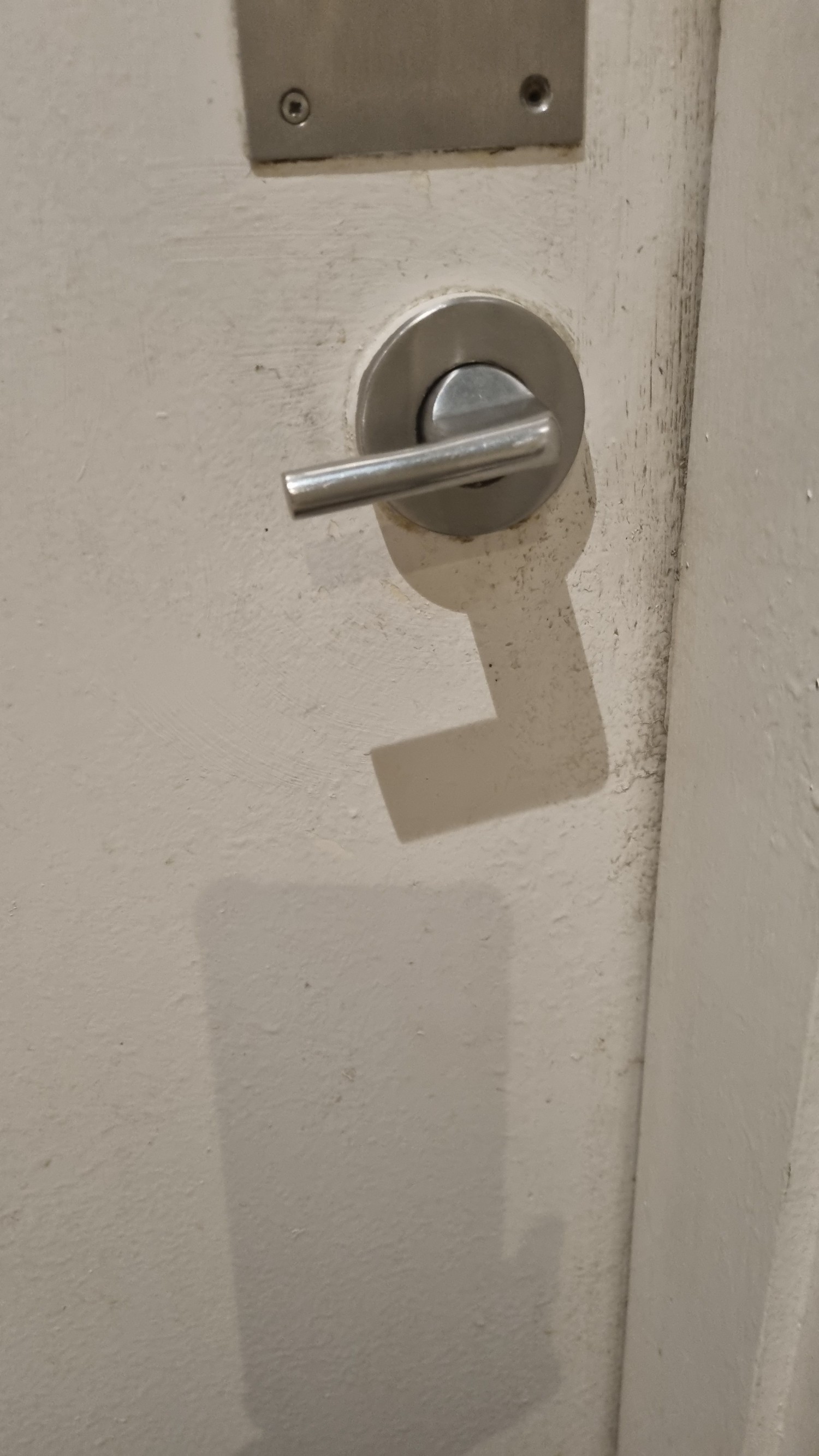 Turn lock easy to turn