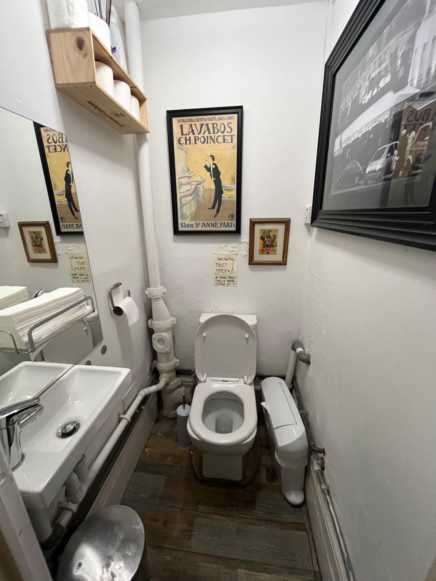 From door facing straight. Sink left. Toilet straight.