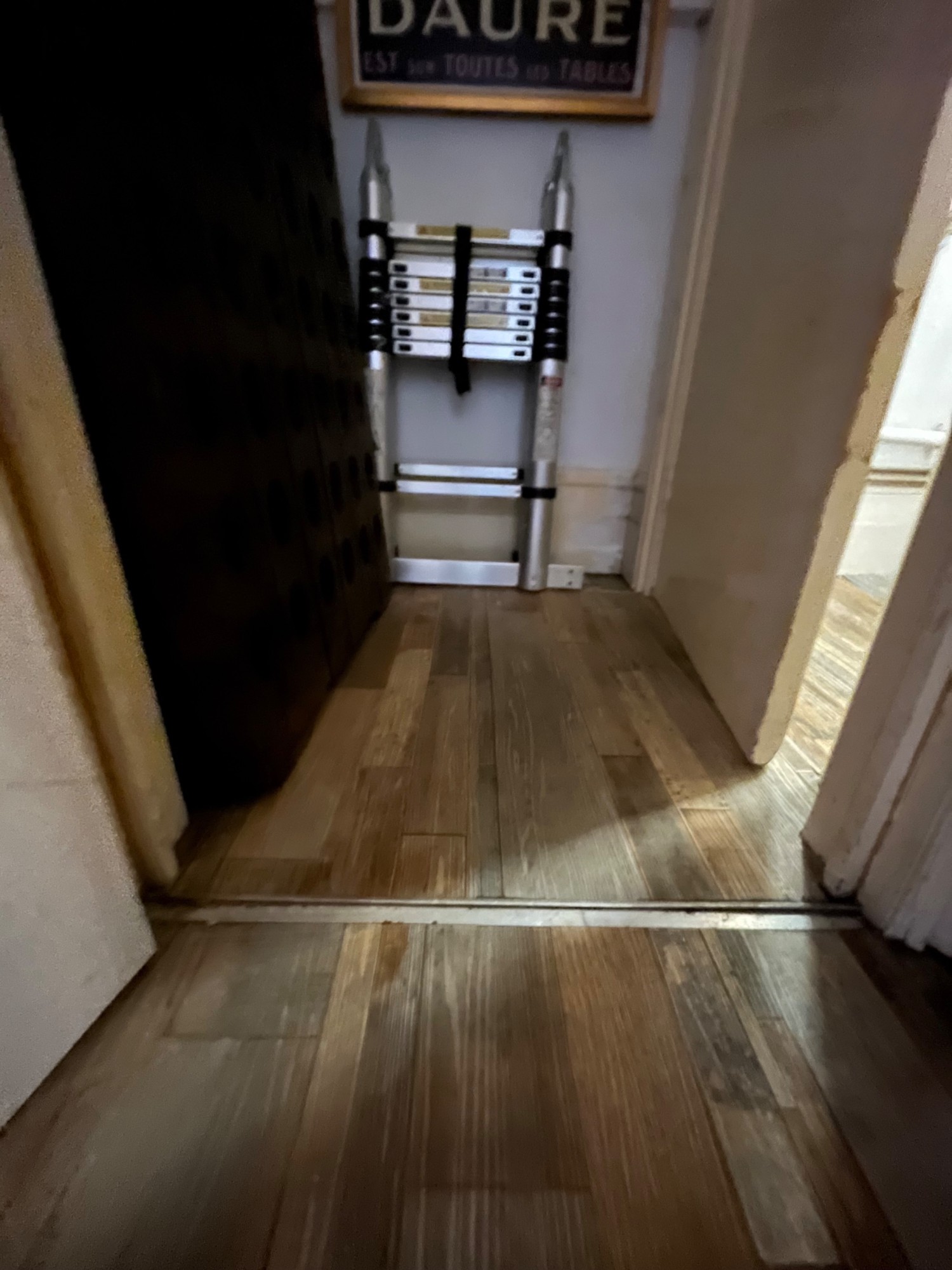 Small bump at foot of door.