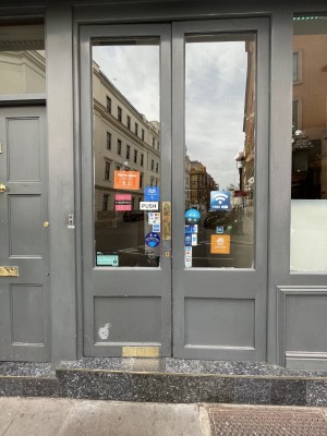 One large step leading to door. Only left door opens however upon request rught one can be opened too. Left door is a push door to be pushed from the right side, there is no handle.