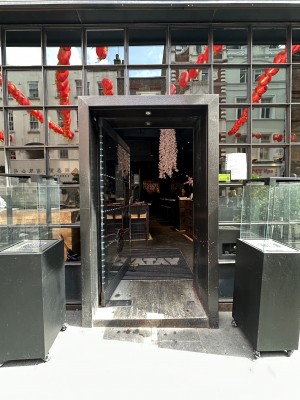 Main entrance.Push door by door handle on the right.