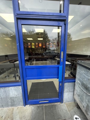 It is a push door to be pushed from the right side. There is a handle on the right side at centre height.