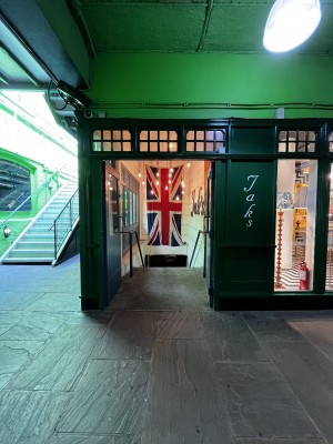 Photo of main entrance. Doors straight ahead.