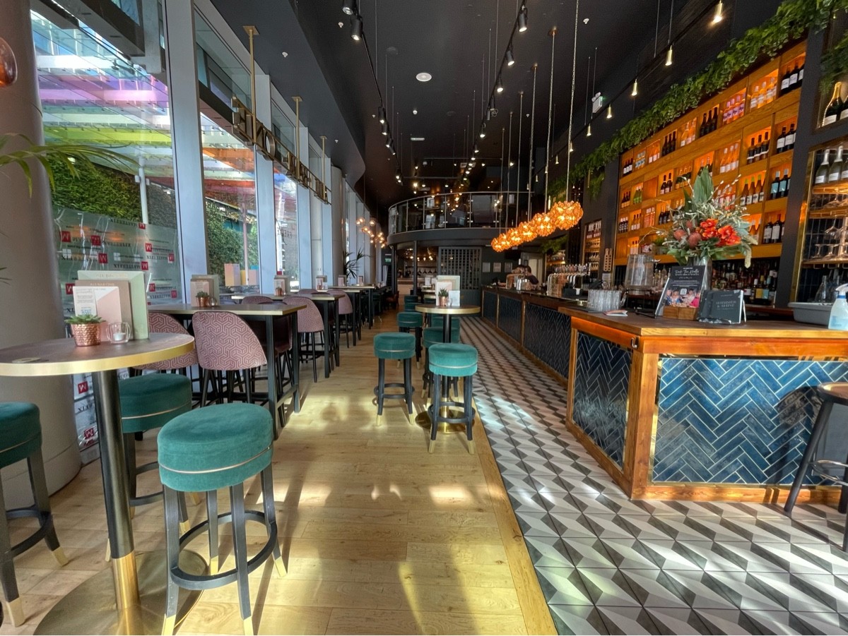 Indoor – Front space