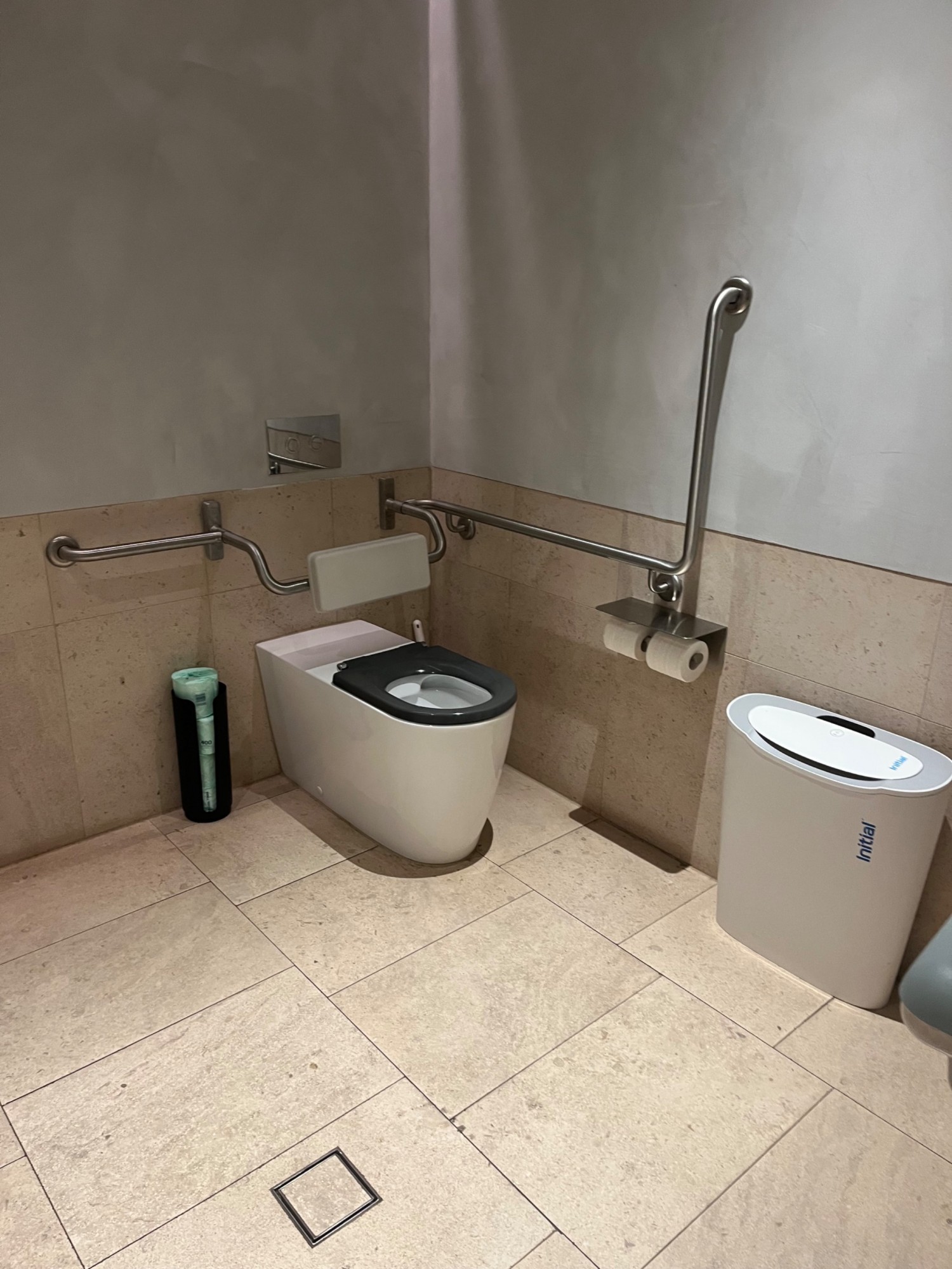 Toilet seat