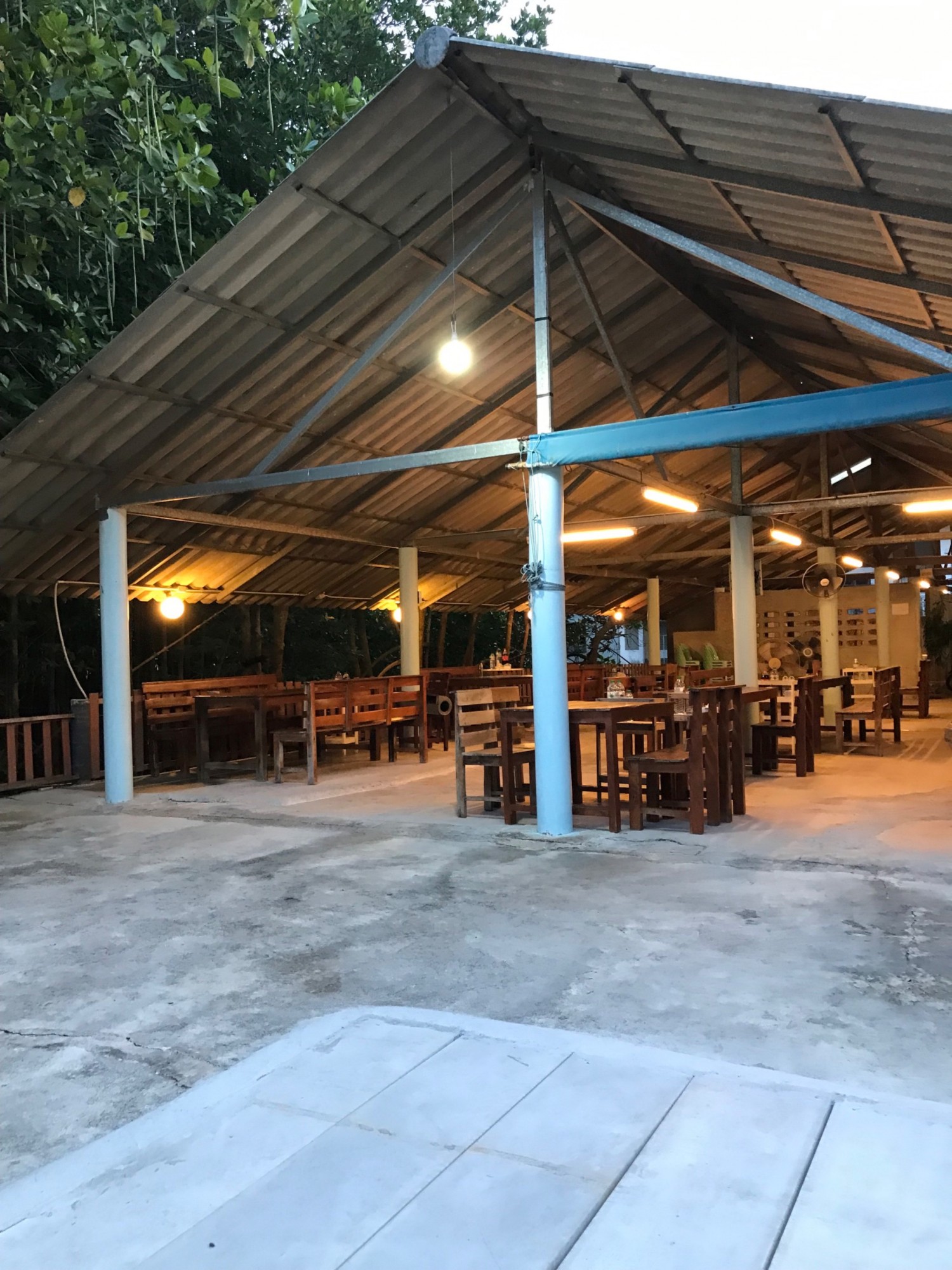 Maindining