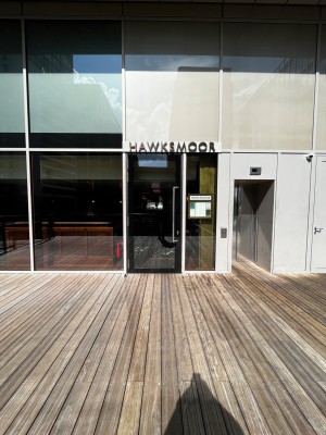 Main entrance to restaurant. Pull door from right to open.