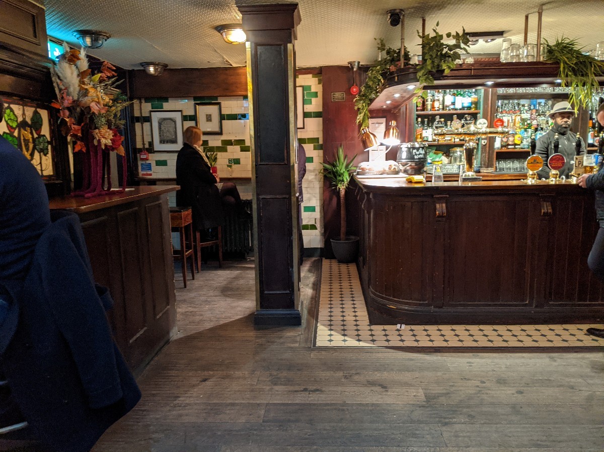 Indoor – Front space
