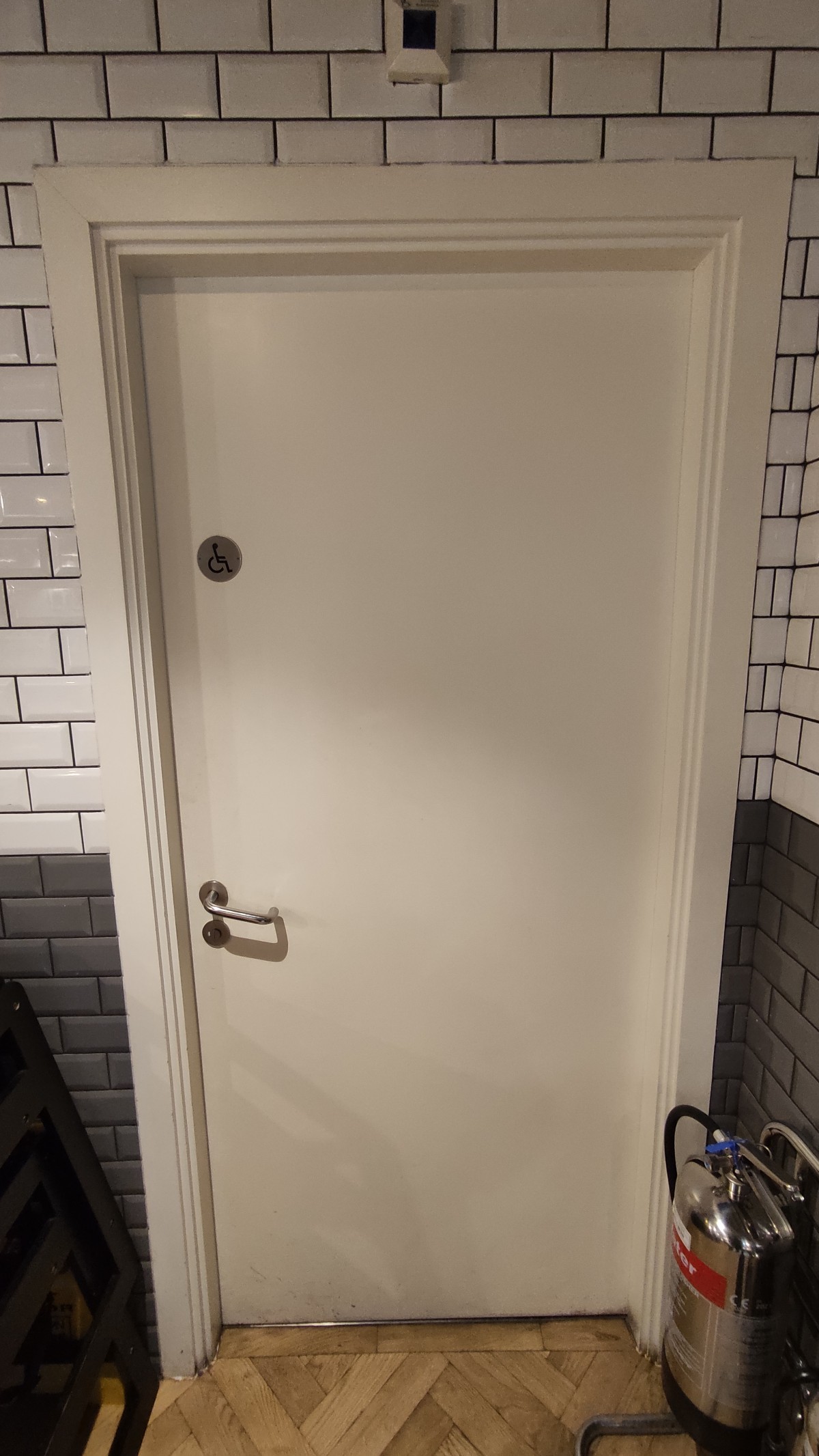 Wheelchair-accessible bathroom