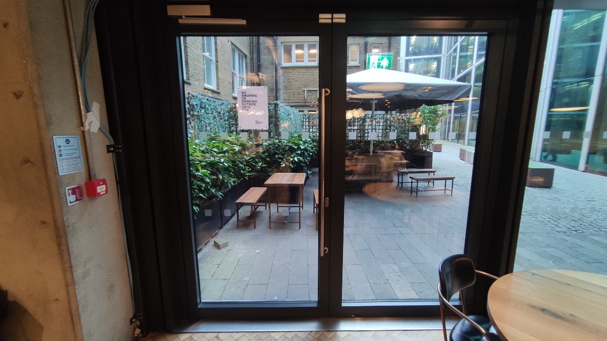 Outdoor – Back or side space