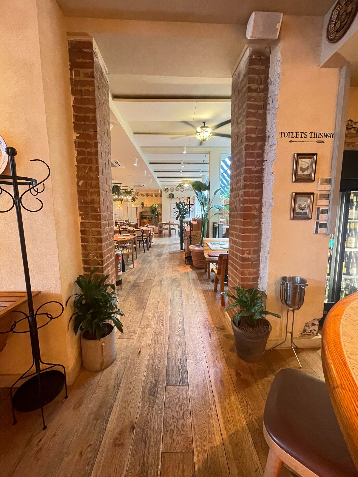 Indoor – Back or side space