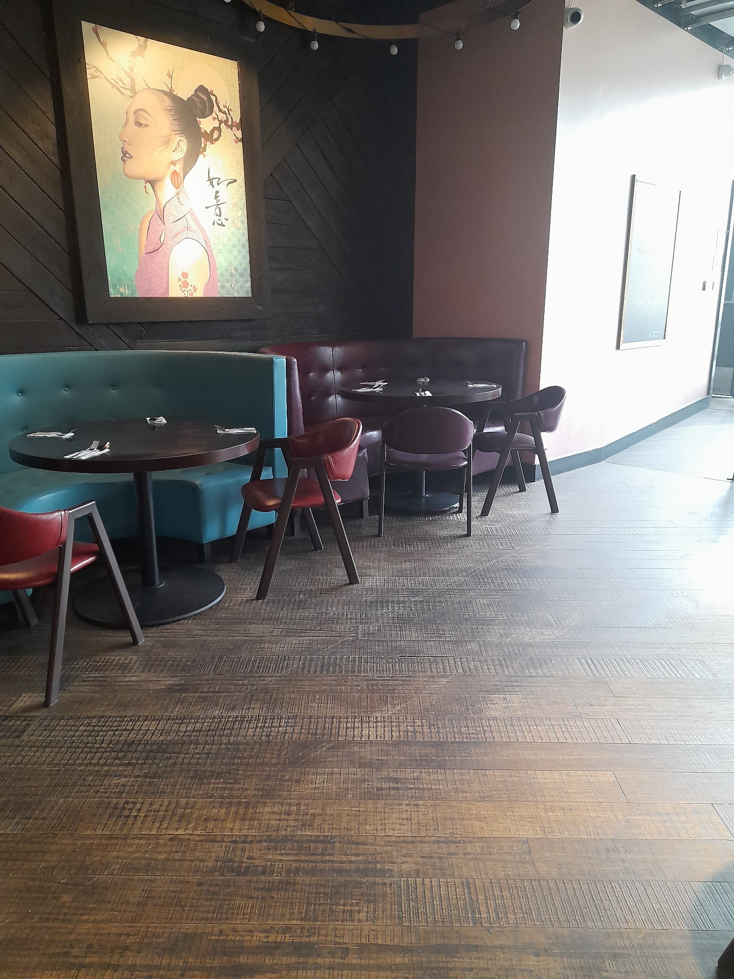 Half booths, good lighting with a lot of turning space