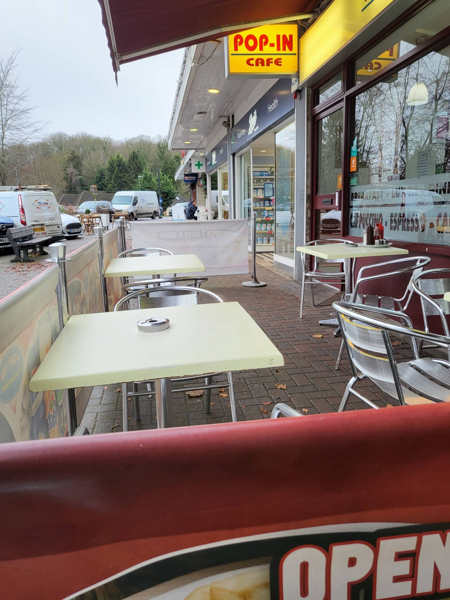 Here is the outside eating area.
Lots of tables and chairs, with no obstructions.