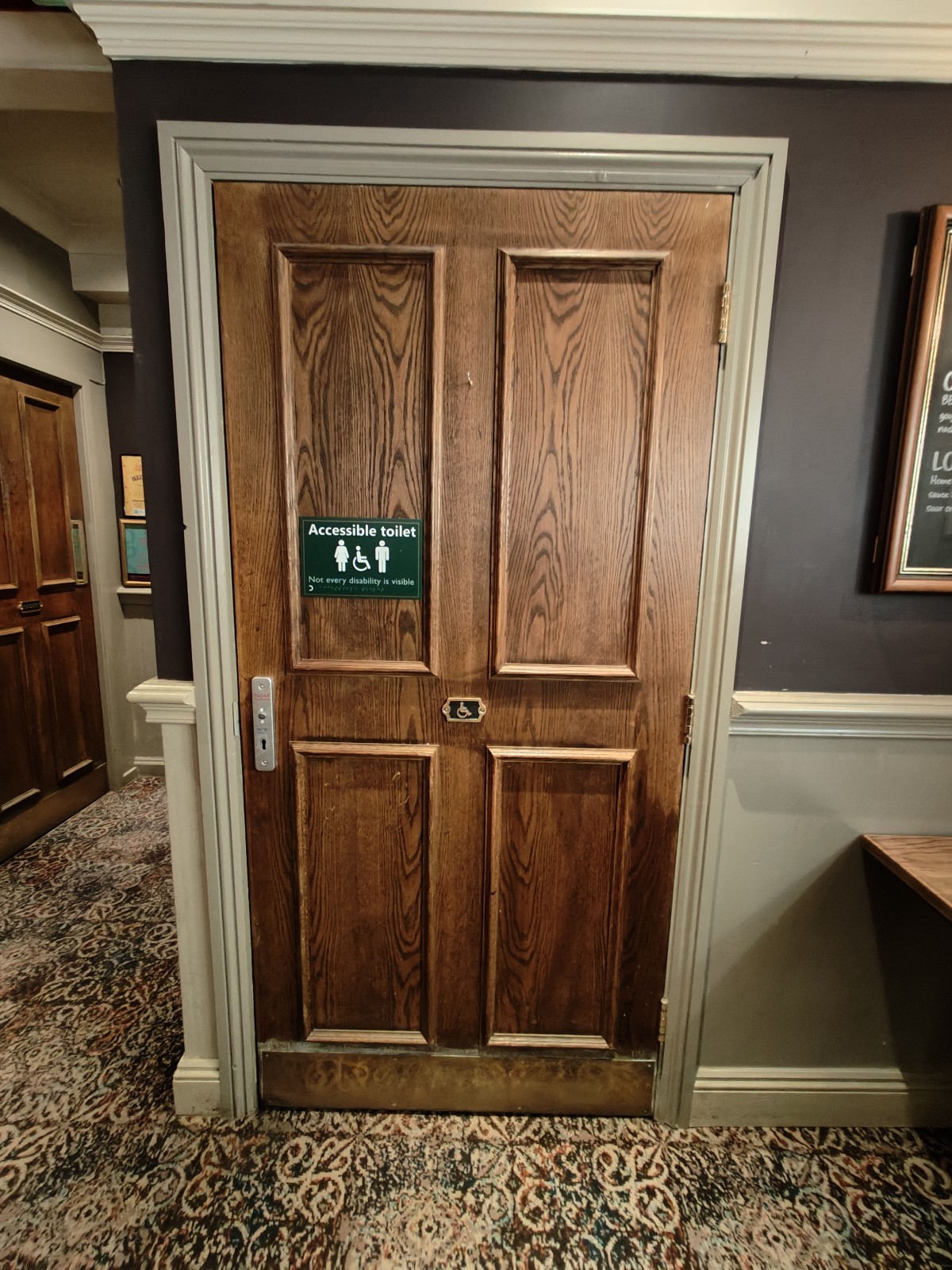 Wheelchair-accessible bathroom
