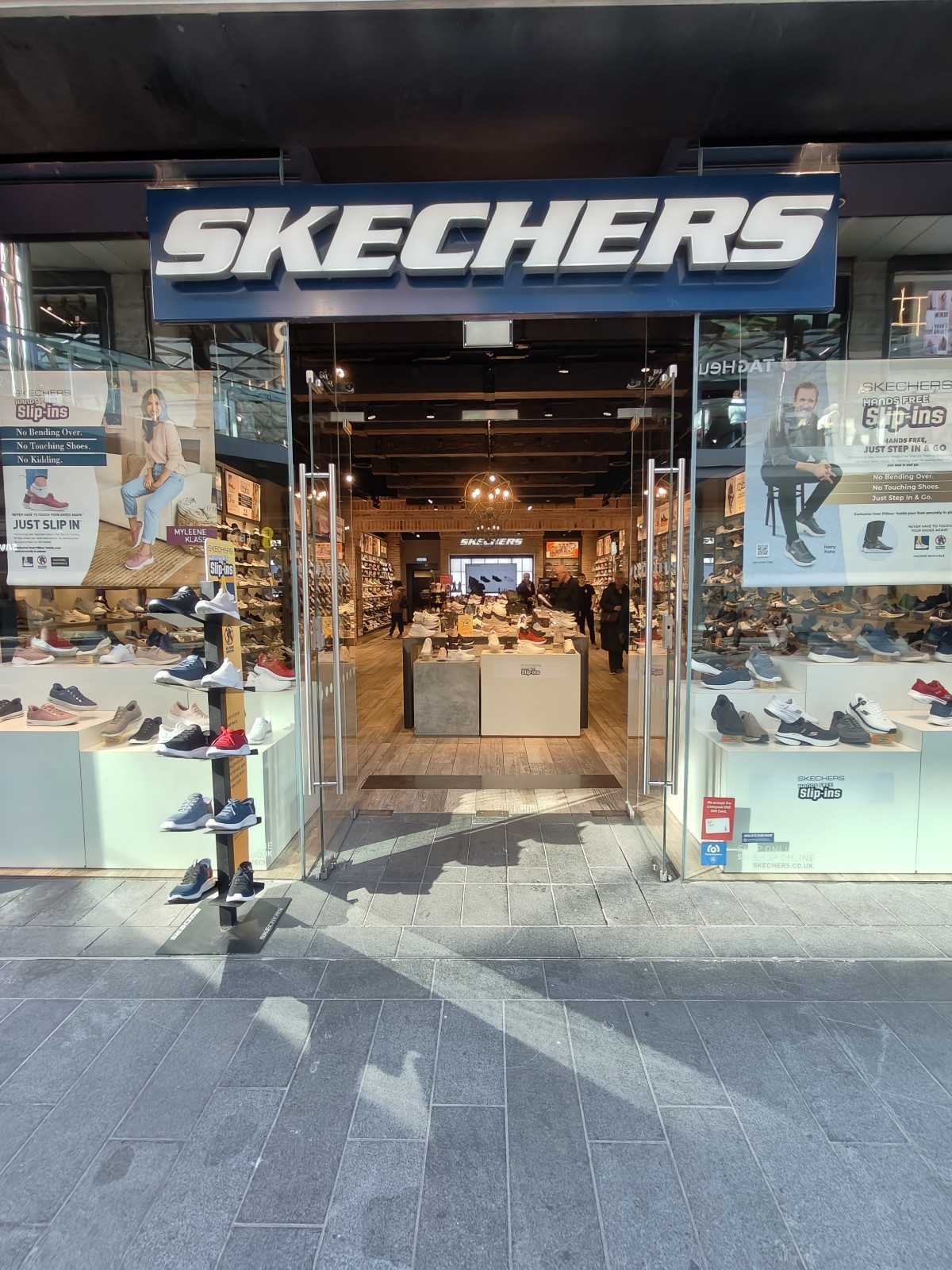 SKECHERS Retail