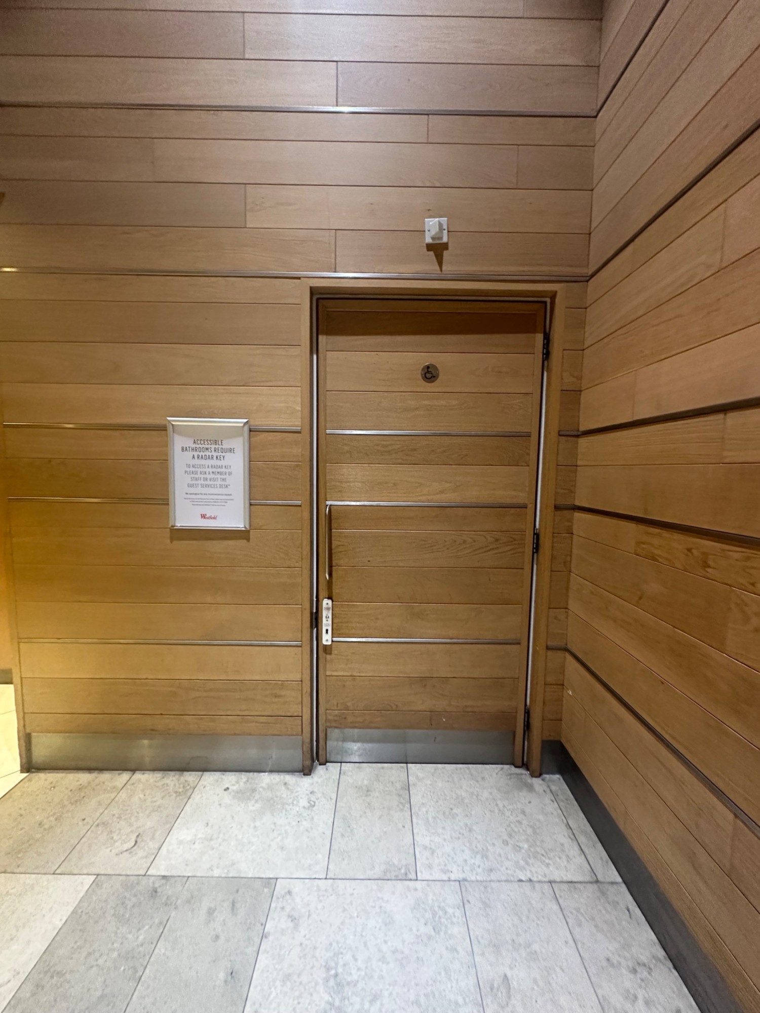 Wheelchair-accessible bathroom