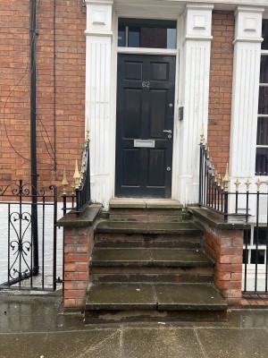 Entrance to the property
Wooden door
Manual door
