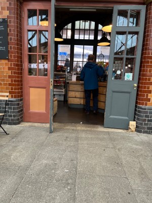 Flat entrance to the shop