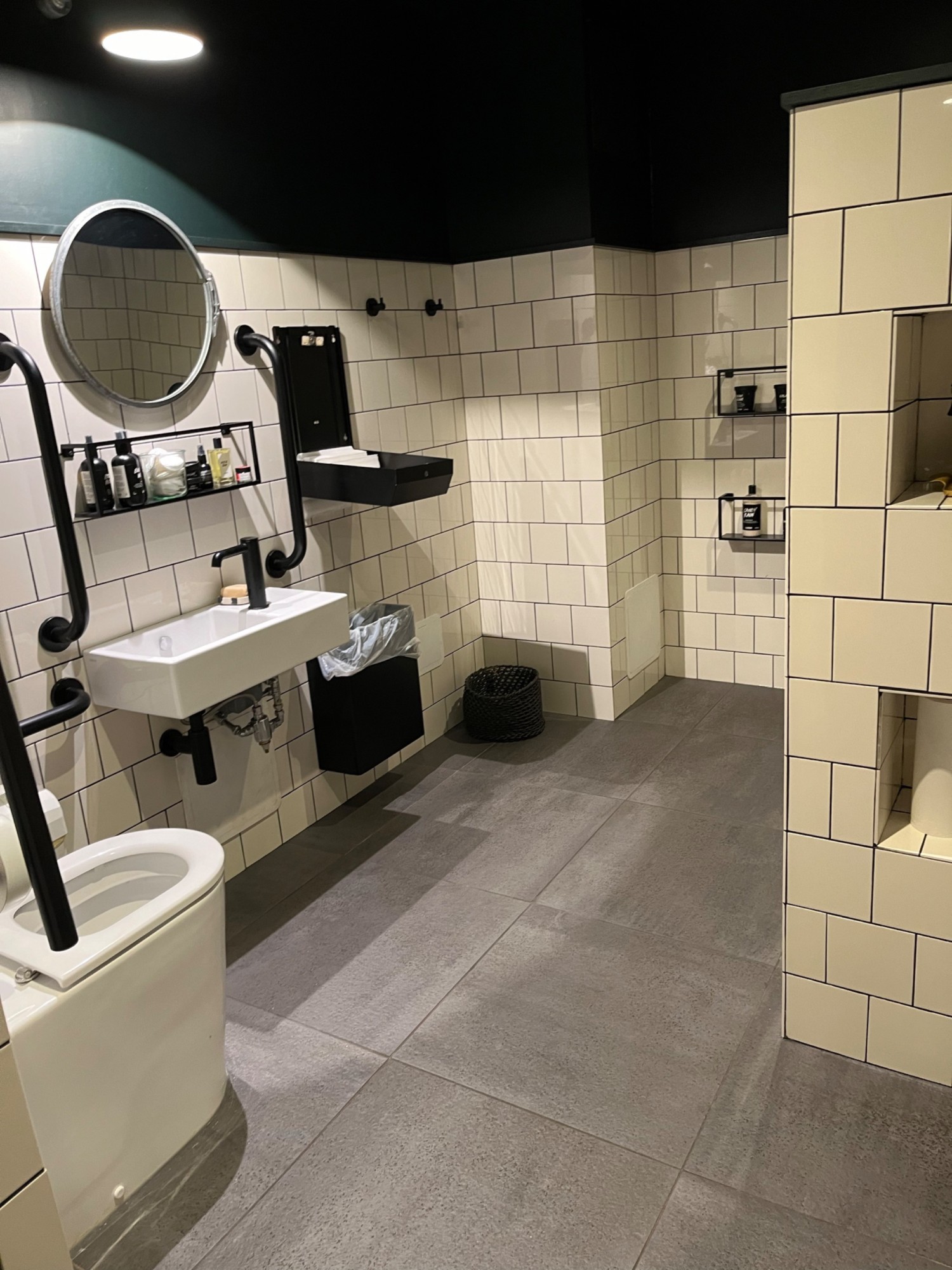 Toilet floor plan