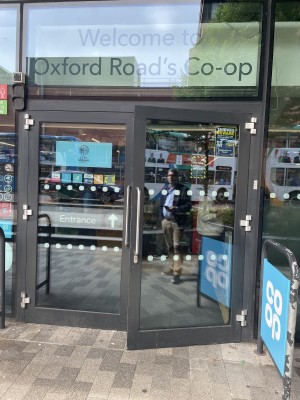 Manual double door, level access