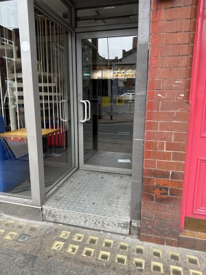 Takeaway entrance