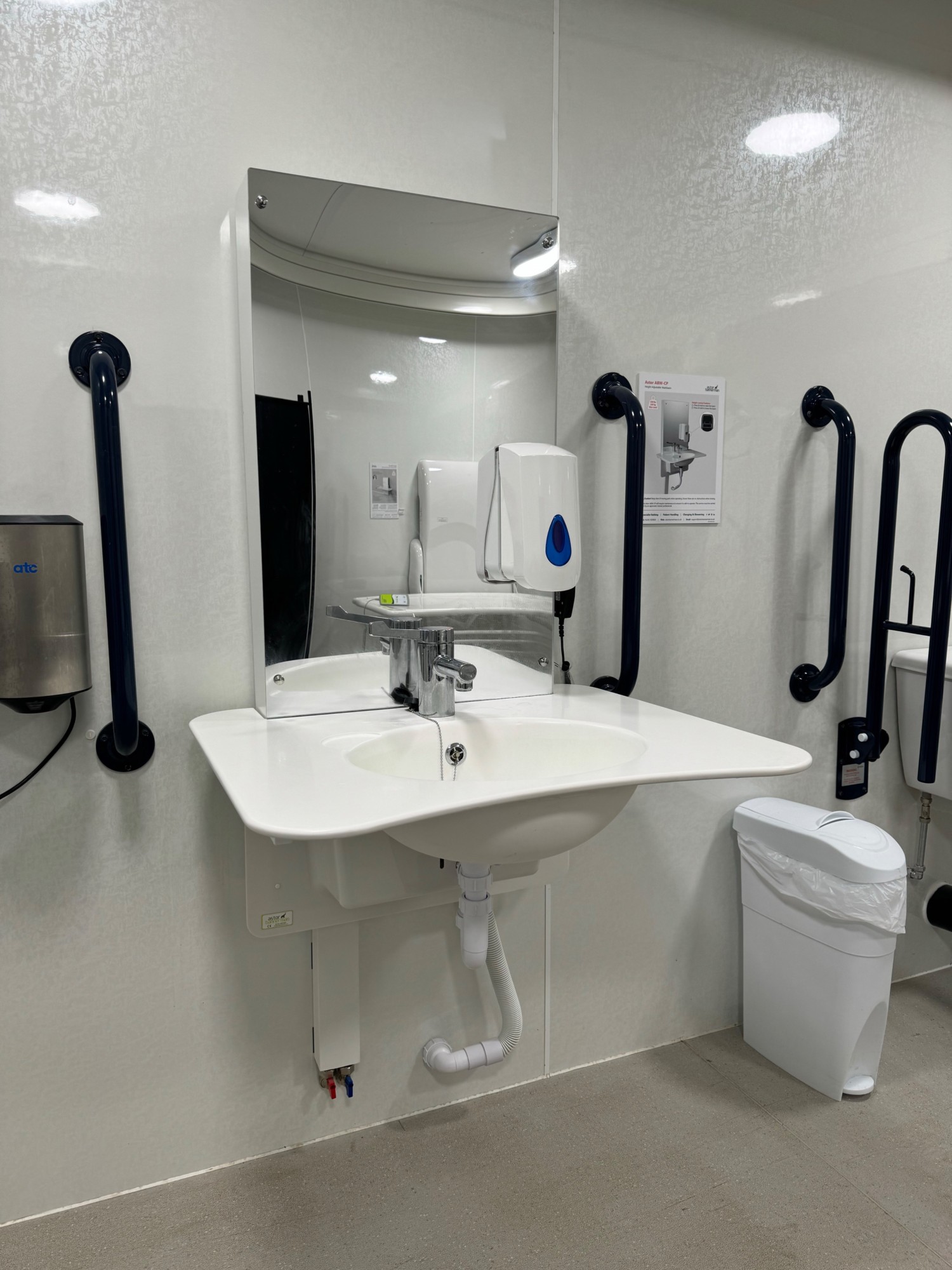 Highly adjustable sink an mirror