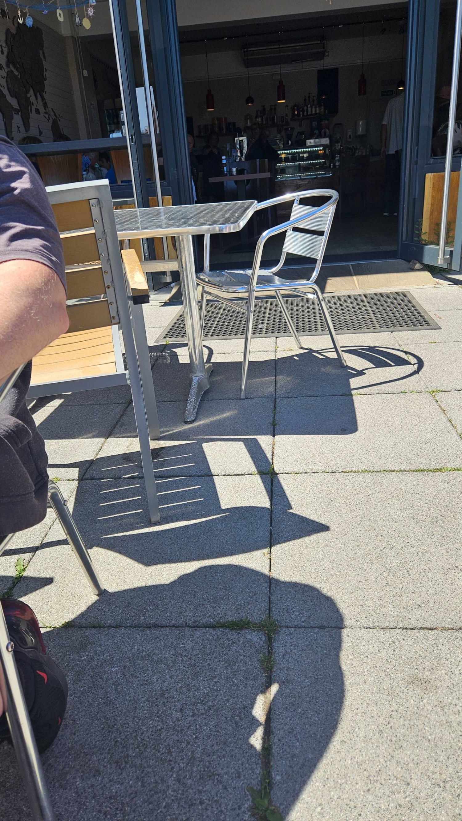 Lot's of suitable outdoor seats